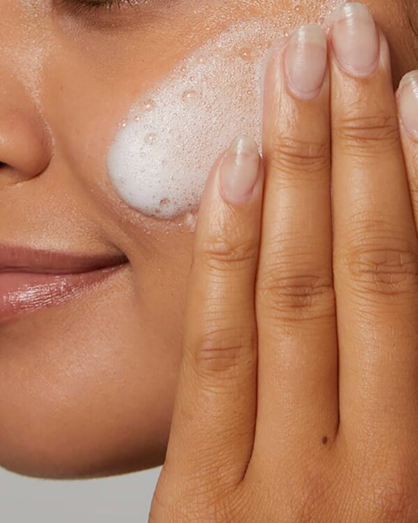 Hydrating Cream to Foam Cleanser